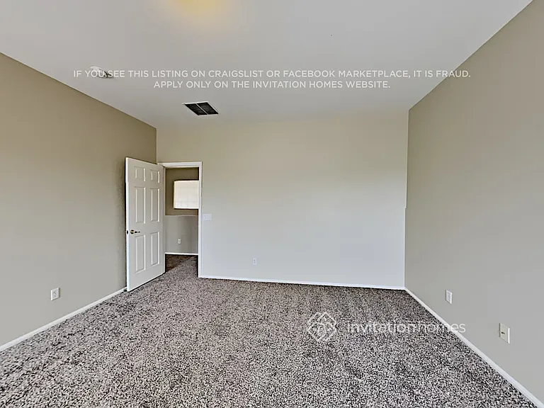 1640 S 171st Dr — Photo 11