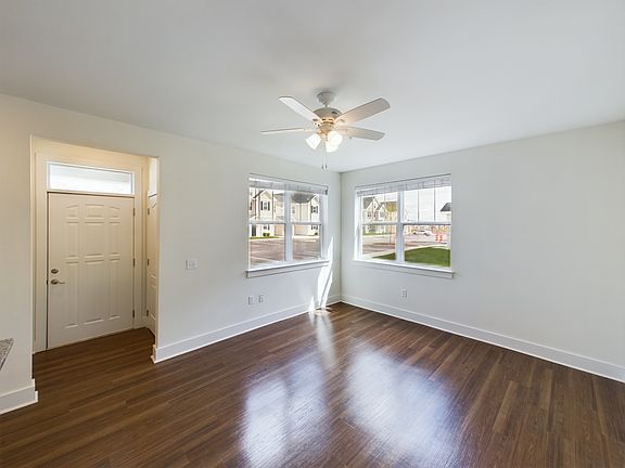 2nd image of 625 Victory Ln #13-101