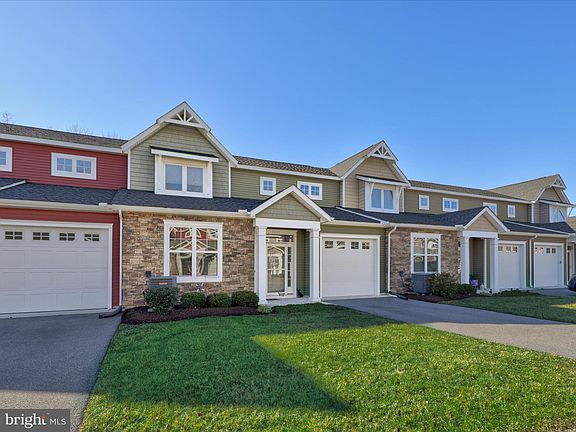 2nd image of 38075 Gillespie Dr #3