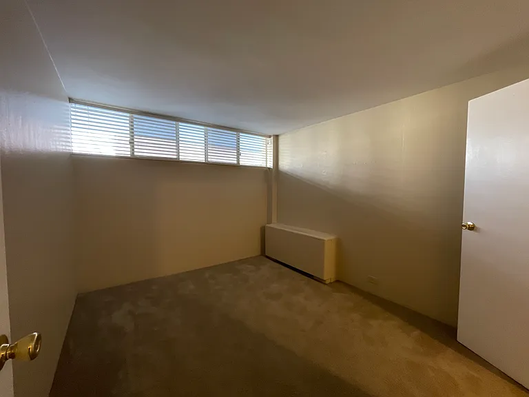 Residence at Governors Park — Photo 33