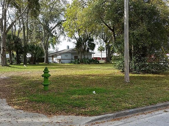 3rd image of 1109 French Ave
