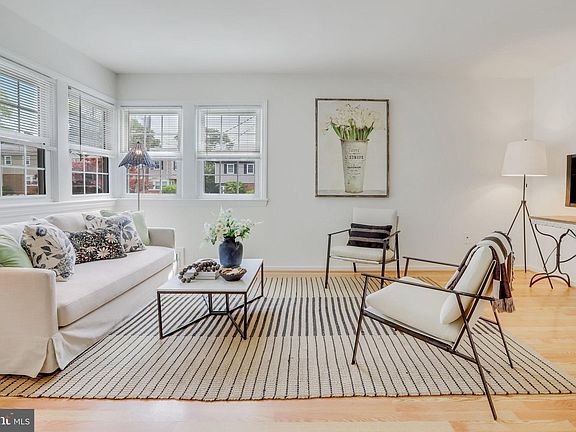 3rd image of 6948 Westhampton Dr