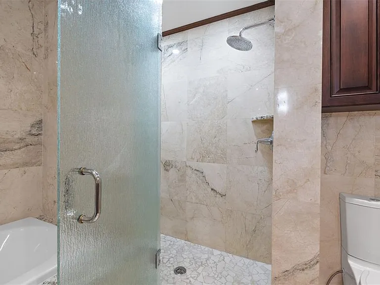 300 Beach Dr NE #305 — Photo 21