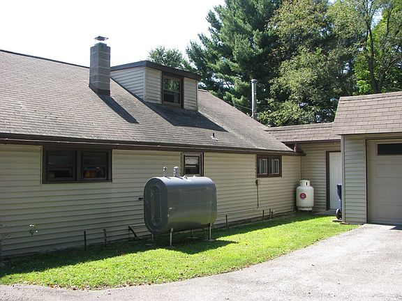 4th image of 17 Lumb Ln