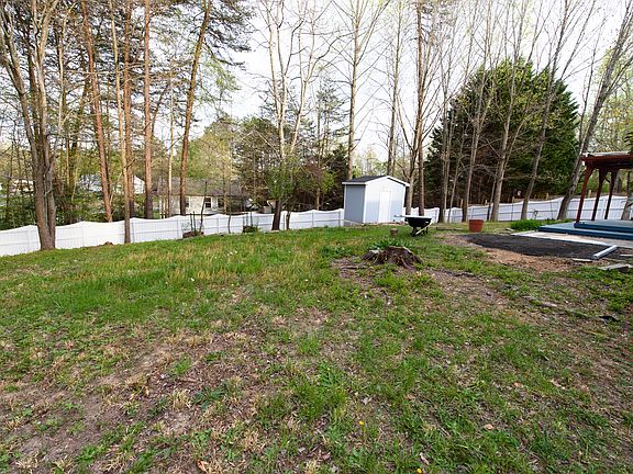 5th image of 11007 Chesterwood Dr