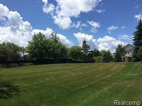 4th image of 22430 Autumn Park Blvd