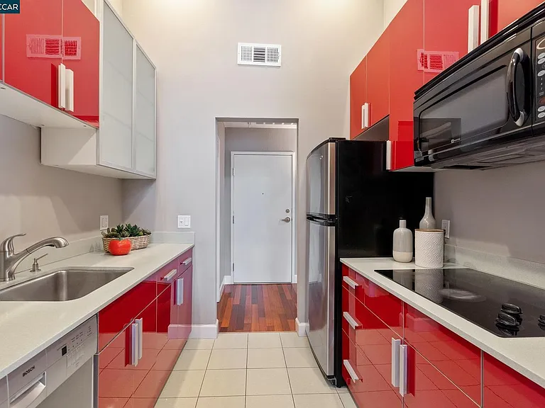 300 N Civic Dr #313 — Photo 7