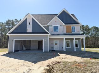 100 Rolling Water Ln, Peletier, NC 28584