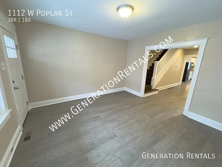 1112 W Poplar St — Photo 6