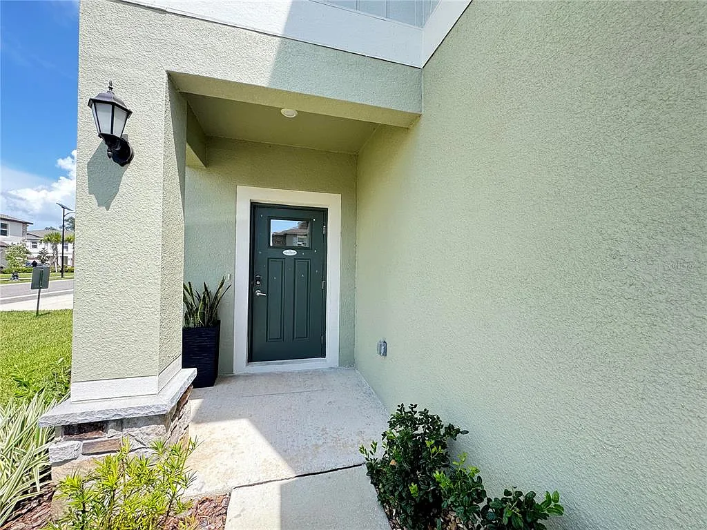 2 bed, 2.5 bath, 1541 sqft, $2,200 — Photo 2