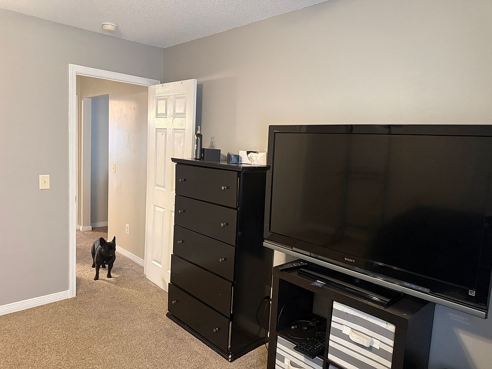 2nd image of 4838 Broadleaf Dr #1