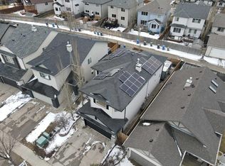 377 N Cimarron Blvd, Okotoks, AB T1S 2L8