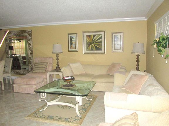 3rd image of 15 Colonial Club Dr APT 102