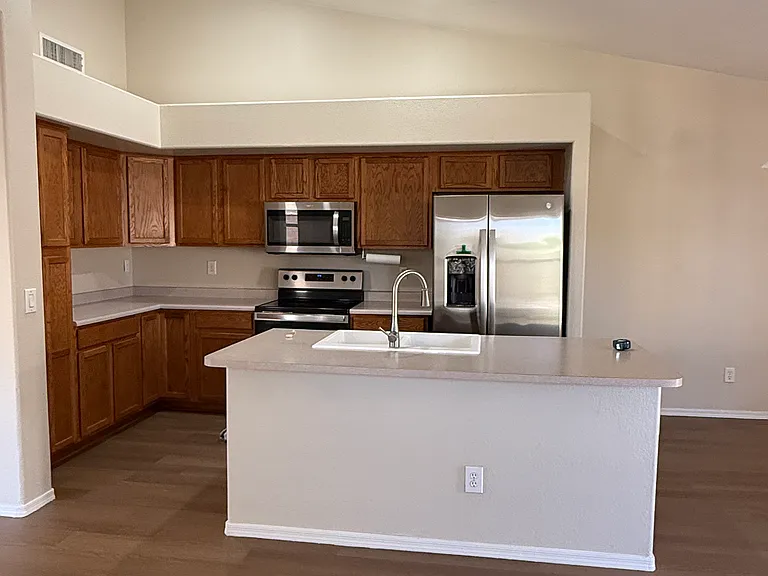 2062 E Willow Wick Rd — Photo 3
