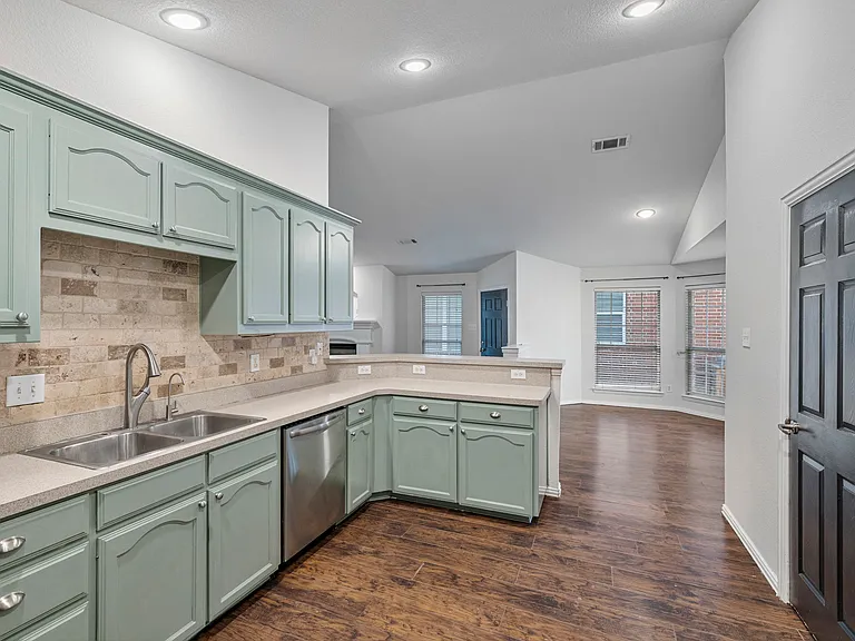 2709 Mountain Lion Dr — Photo 13