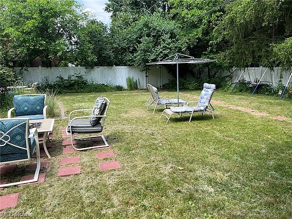 5th image of 856 Dietrich St