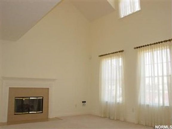 3rd image of 8684 Carriage Cir