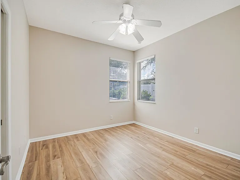 1904 Candlenut Cir — Photo 57