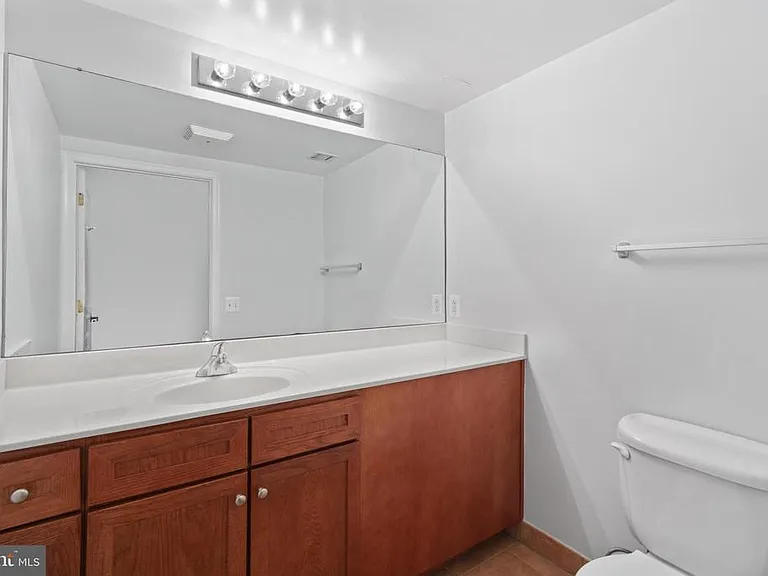 631 D St NW #245 — Photo 11