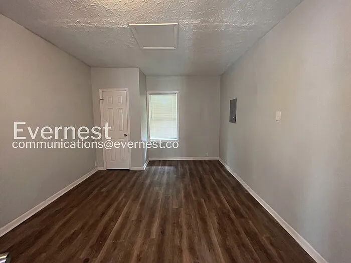 4435 Lincolndale Dr — Photo 10