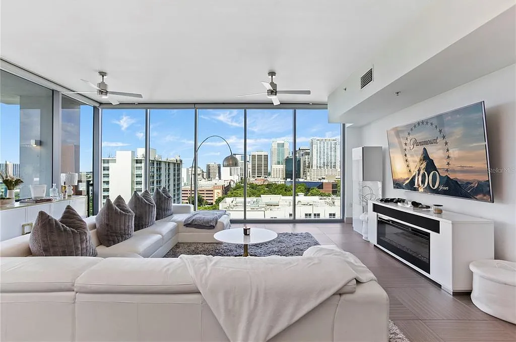 2 bed, 2.5 bath, 2000 sqft, $4,650 — Photo 3