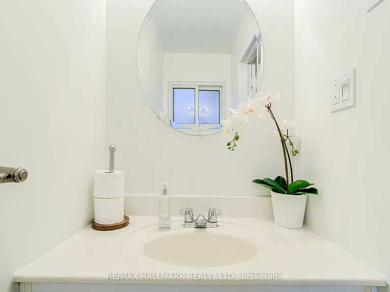 34 Harringay Cres — Photo 23