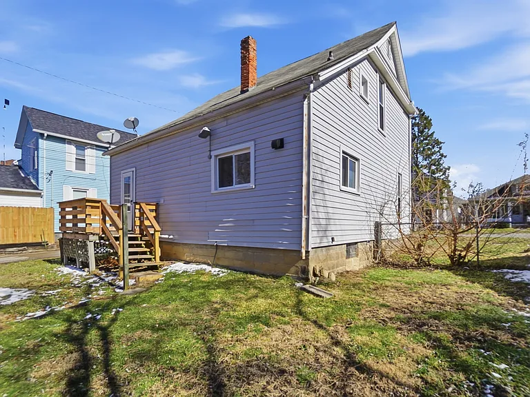 516 S Madriver St — Photo 31