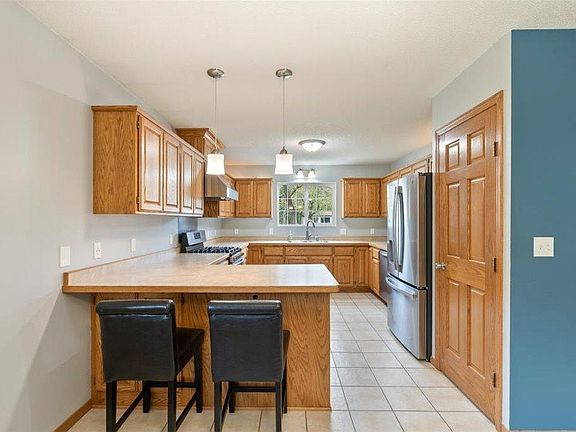 3rd image of 6285 Clearwater Rd