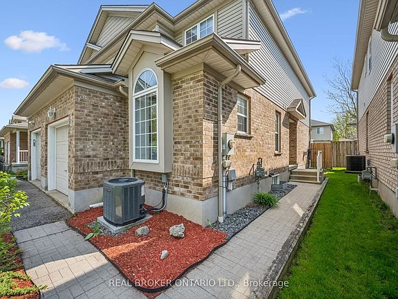 3rd image of 511 Dansbury Dr