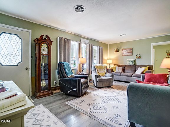 5th image of 814 Brookwood Dr