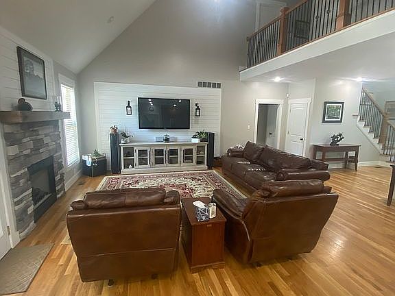 5th image of 108 Teakwood Dr
