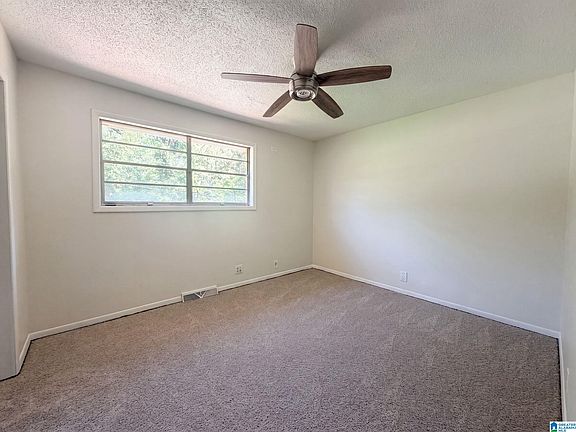 4th image of 3115 33rd St SW