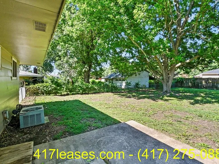 203 S White Oak Ave — Photo 33
