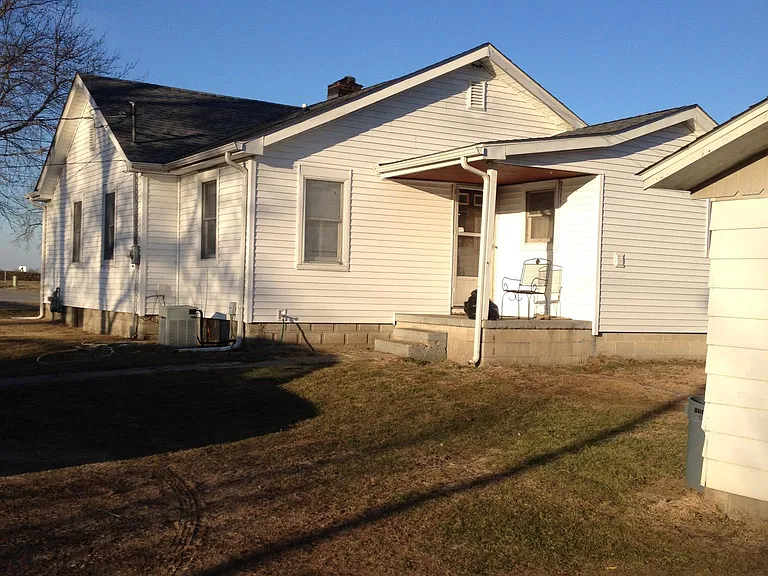 1355 W 200 S — Photo 1
