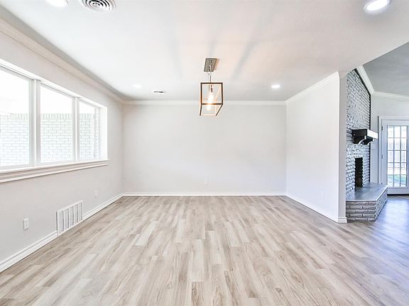 4th image of 107 Tanglewood Ln