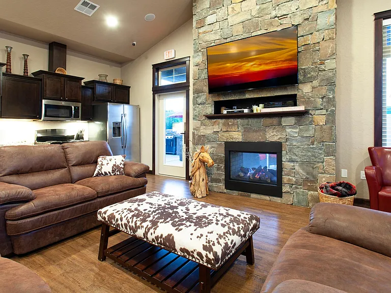 The Residence at Whispering Hills — Photo 59