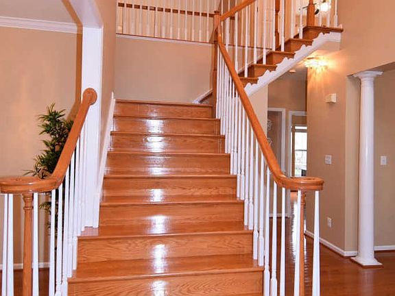3rd image of 13086 Crestbrook Dr