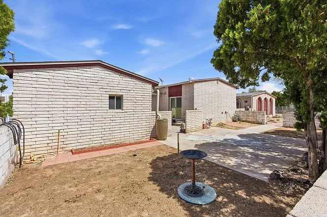 207 Goodman Ave — Photo 11