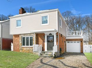 222-03 Kingsbury Ave, Oakland Gardens, NY 11364