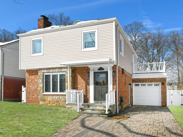 222-03 Kingsbury Ave, Oakland Gardens, NY 11364