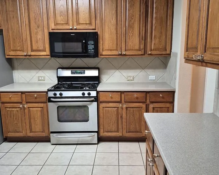 808 Busleigh Castle Way — Photo 10