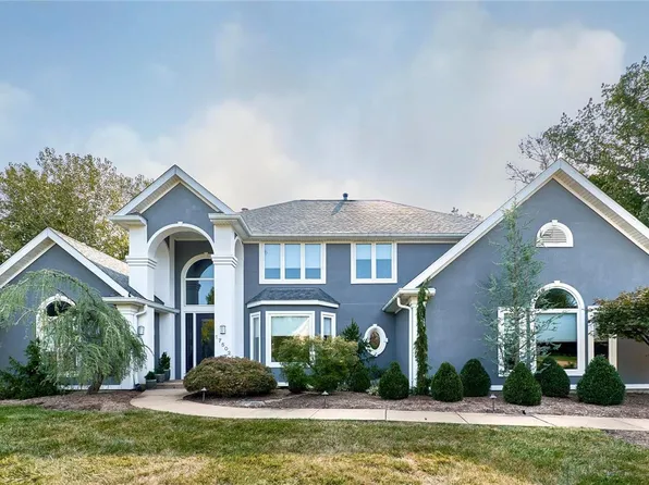 17502 Galmiche Ct, Chesterfield, MO 63005