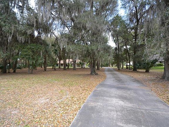 3rd image of 8422 Southwood Oaks St