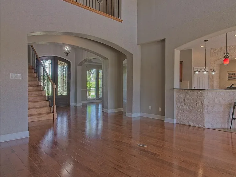 125 Waterford Ln — Photo 10