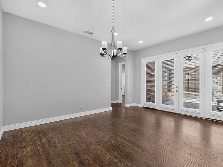 8261 Kentland Dr — Photo 12