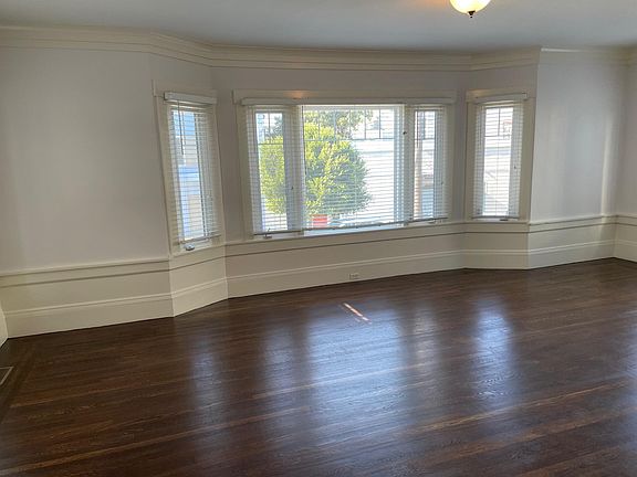 2nd image of 216 15th Ave