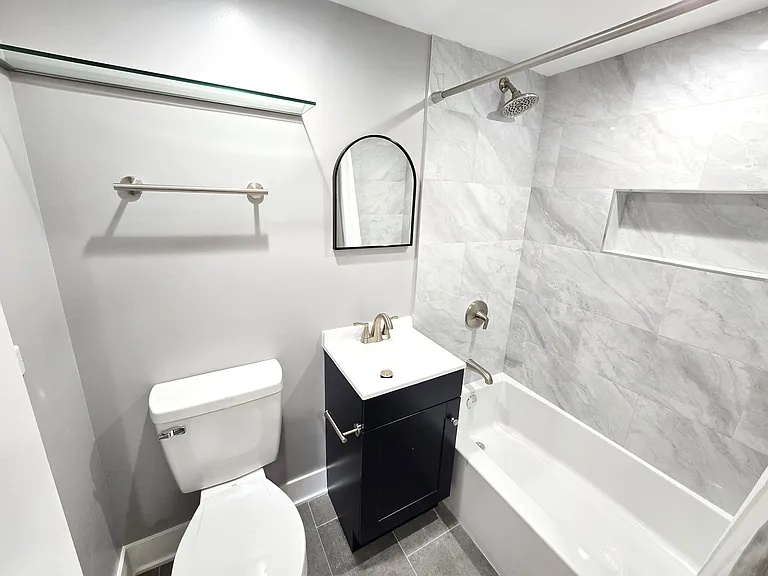 2538 S Wentworth Ave — Photo 8