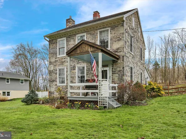 325 S Freeman St, Robesonia, PA 19551