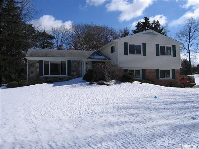 1st image of 4017 Iverness Ln
