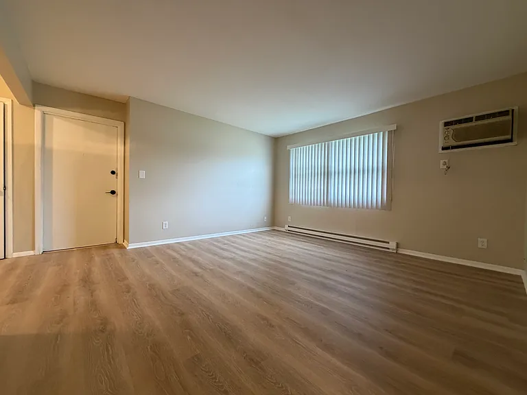 4303 Alderson St #6 — Photo 4